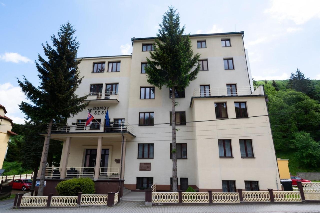 Hotel Dszsu トレンチアンスケ・テプリツェ エクステリア 写真