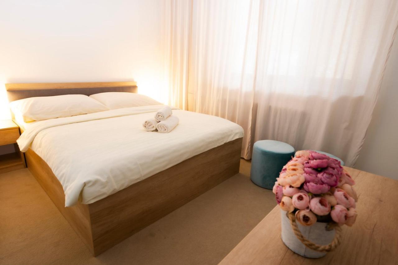 Hotel Dszsu トレンチアンスケ・テプリツェ エクステリア 写真