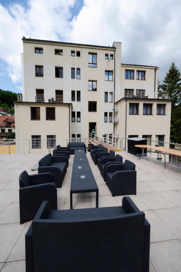Hotel Dszsu トレンチアンスケ・テプリツェ エクステリア 写真