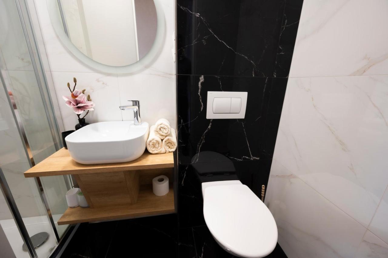 Hotel Dszsu トレンチアンスケ・テプリツェ エクステリア 写真